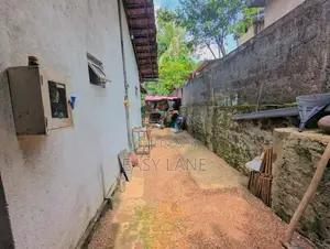 කළගෙඩිහේන Nolimit අසල නිවසක් විකිණීමට