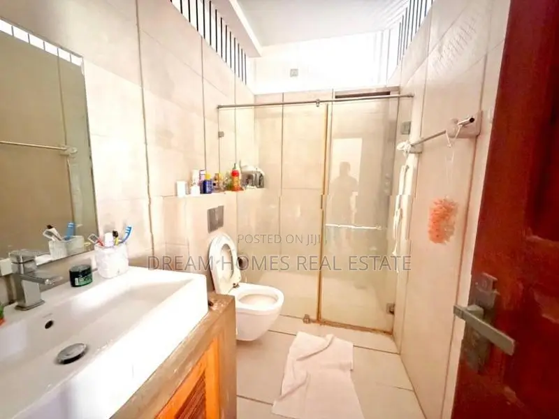 7.5 Perch Luxury House For Sale – Battaramulla