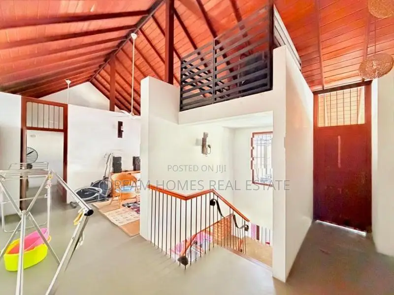 7.5 Perch Luxury House For Sale – Battaramulla