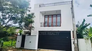 Spacious 4 Bedroom house for rent in Thalawathugoda
