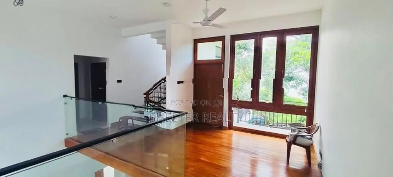 Spacious 4 Bedroom house for rent in Thalawathugoda