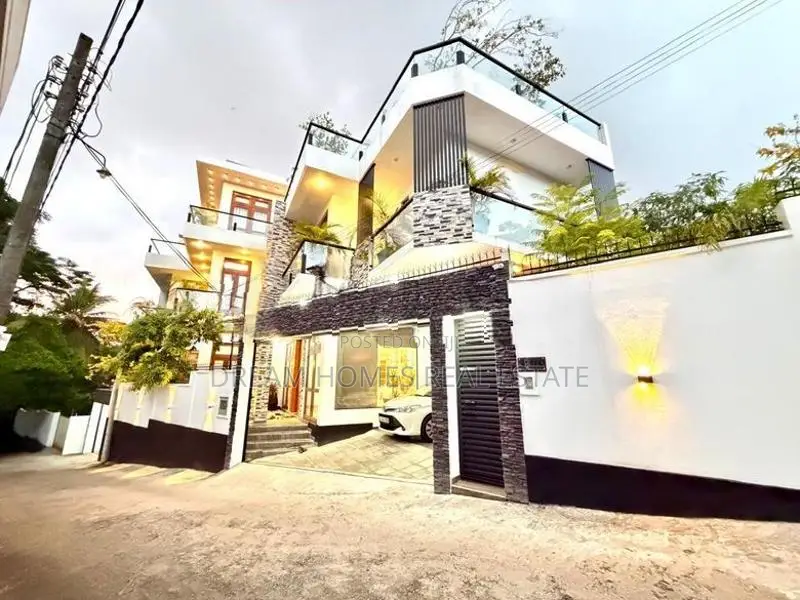 Ultra Luxury House For Sale In Palawatta, Battaramulla