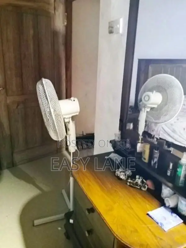 නාත්තණ්ඩිය, යක්දෙසාව පර්චස් 50ක් සමග නිවස
