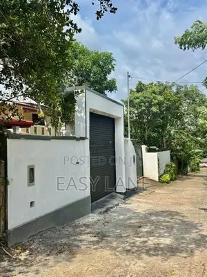 මාලඹේ රත්නාරාම පාරෙන් පදිංචි නොවූ අලුත්ම නවීන පෙනුමැති නිවස