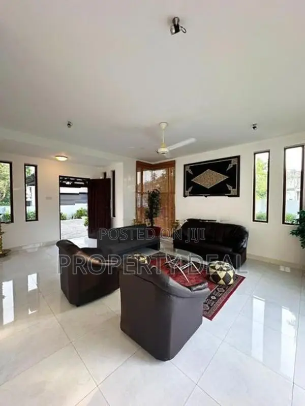 5 Bedroom House for Sale in Battaramulla - Pdh51