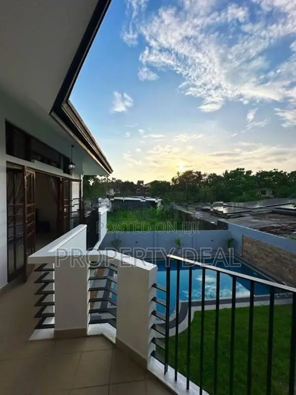 5 Bedroom House for Sale in Battaramulla - Pdh51