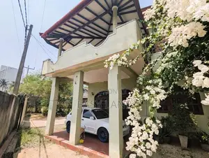 උස්වැටකෙයියාව ව්‍යාපාරික ස්ථානයක් සහ අංගසම්පූර්ණ නිවාස 2ක් විකිණීමට