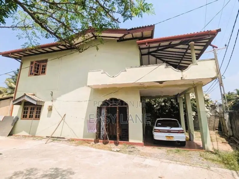 උස්වැටකෙයියාව ව්‍යාපාරික ස්ථානයක් සහ අංගසම්පූර්ණ නිවාස 2ක් විකිණීමට