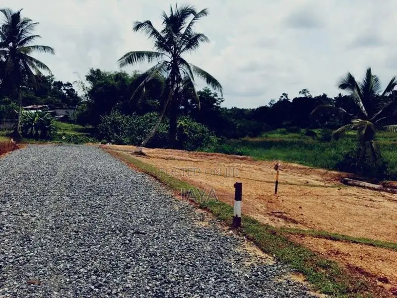 පනාගොඩ , ඇඹුල්ගමින් වටිනා ඉඩමක්