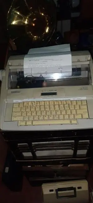 Electronic Typewriter English GX 8250
