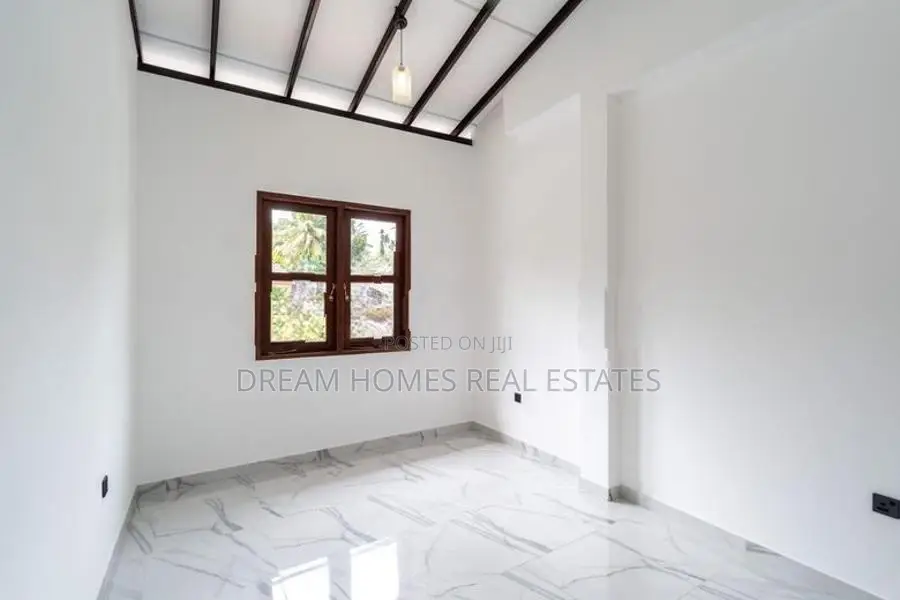 4-Bedroom House for Sale – Homagama, Thalagala