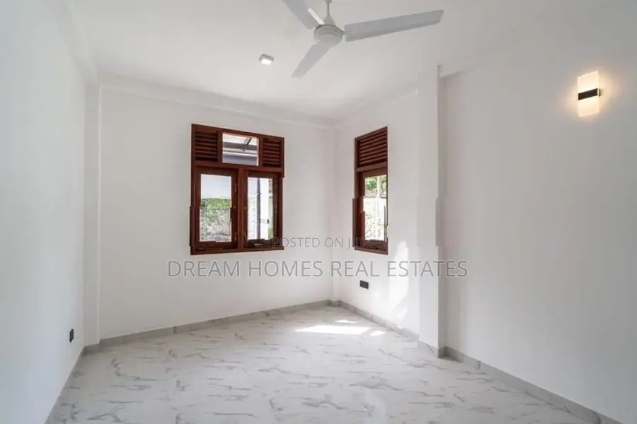 4-Bedroom House for Sale – Homagama, Thalagala