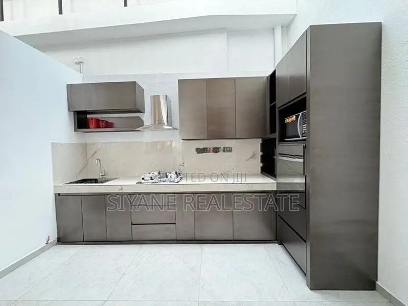 Brand New Luxury House Sale In Battaramulla
