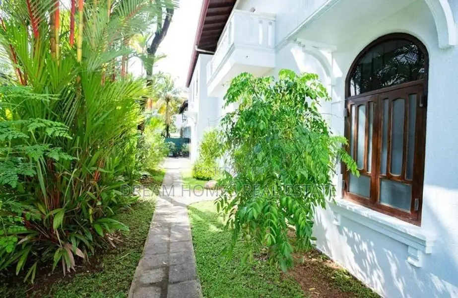 7-Bedroom House with Annex for Sale in Nugegoda