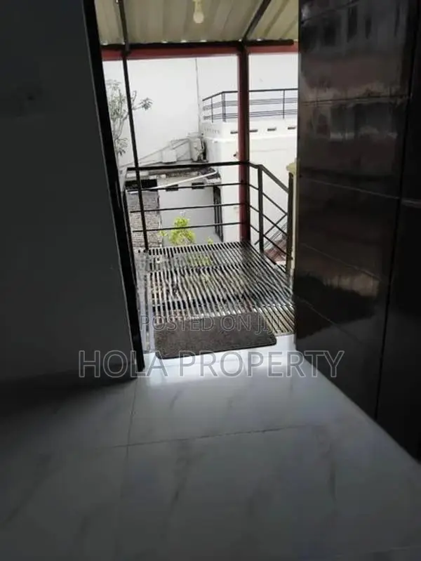 2 BHK 1st Floor Unit Colombo 05