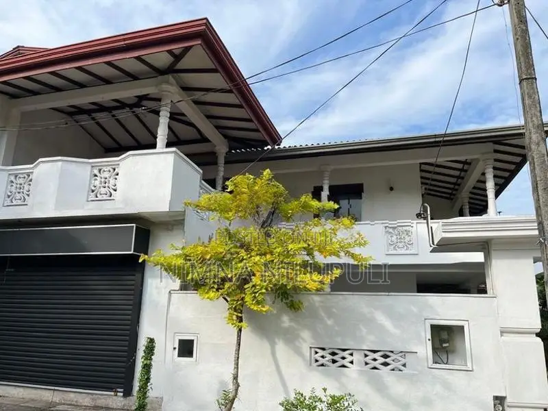 මබෝලේ, වත්තල දෙමහල් නිවස විකිණීමට ඇත
