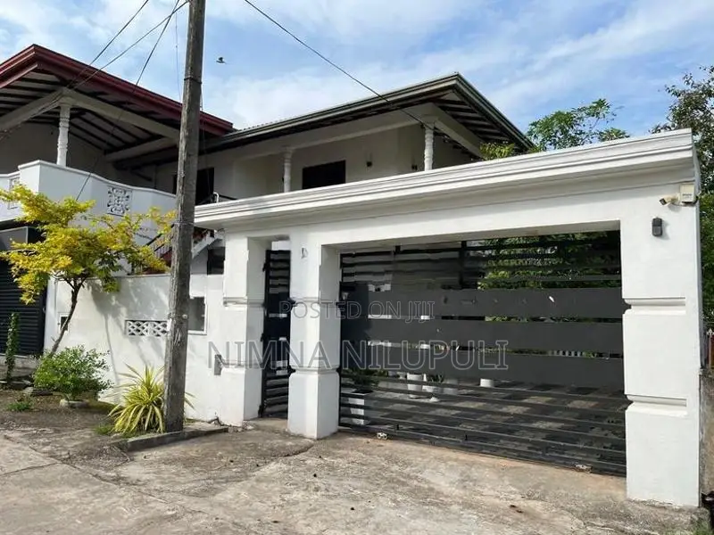 මබෝලේ, වත්තල දෙමහල් නිවස විකිණීමට ඇත