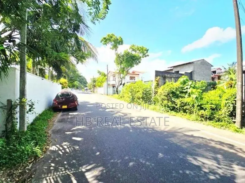 10.44 Perches Residential Bare Land For Sale Madapatha