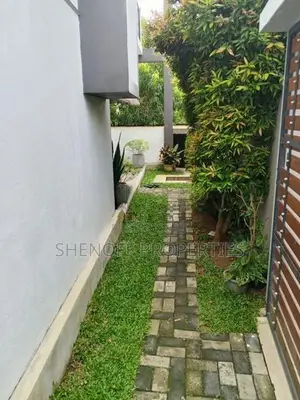 3 Storey Luxury Modern House for Sale – Vihara Mawatha