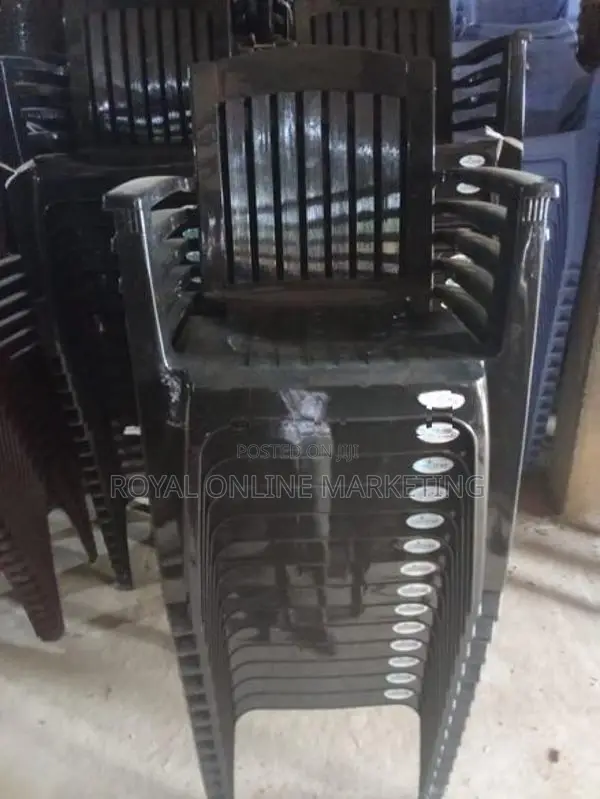 Plastic Living Chair (P-4)