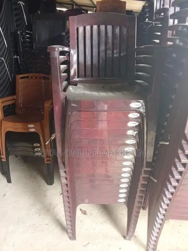 Plastic Living Chair (P-4)