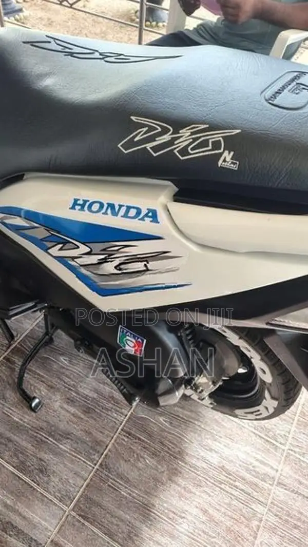 Honda Dio SCV 2018