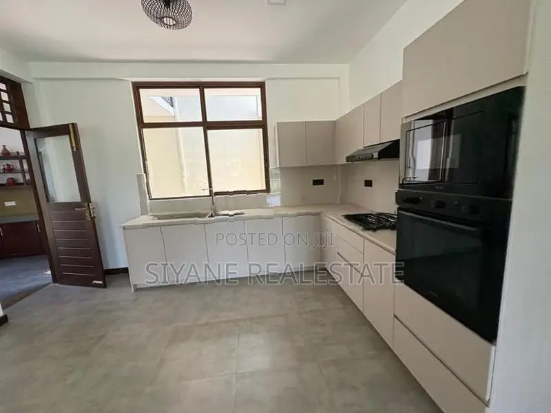 Luxury New House For Sale In Battaramulla