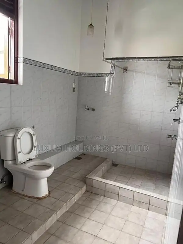 Luxury House for Rent Off Gateway College Nawala [ 2334 C ]