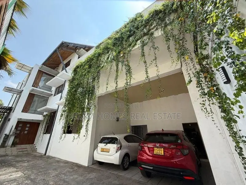 Spacious 5-Bedroom House For Sale In Nawala