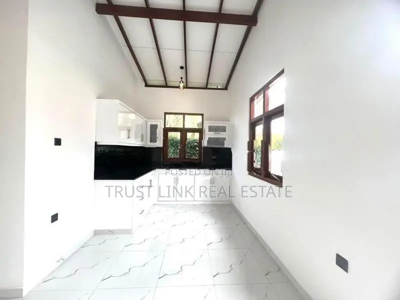 House For Sale In Kalaeliya