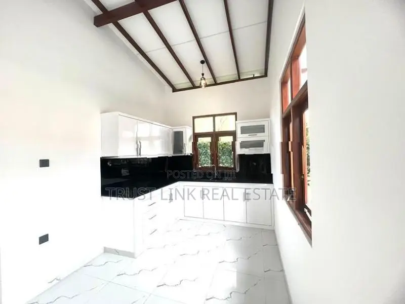 House For Sale In Kalaeliya