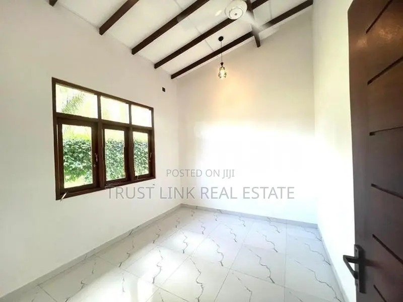 House For Sale In Kalaeliya