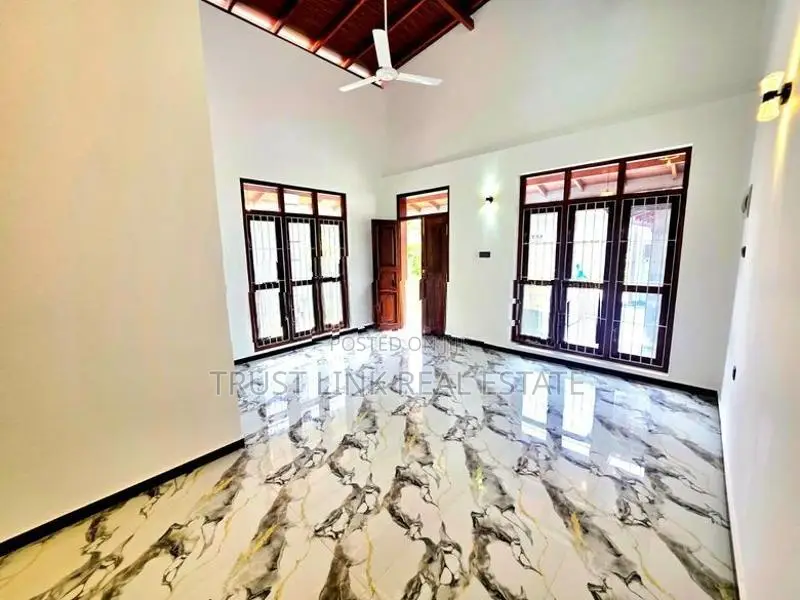 Brand New Single Story House for Sale in Mahara Kadawatha