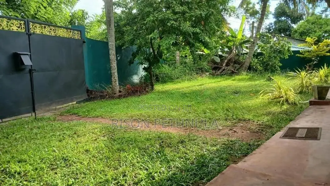 Land With House For Sale In Gampaha