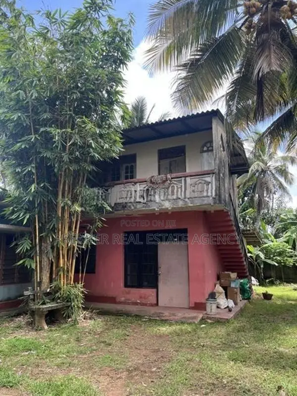 Land For Sale In Nugegoda With 2 Houses Included. Perfect