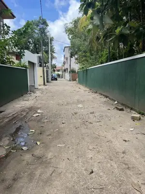 Land For Sale In Nugegoda With 2 Houses Included. Perfect