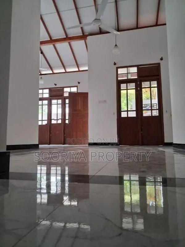 New Luxury House for Sale in Kesbewa