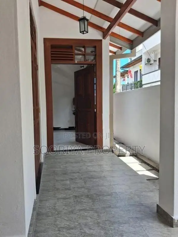 New Luxury House for Sale in Kesbewa