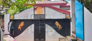 Kaduwela- Commercial Building with House for Sale