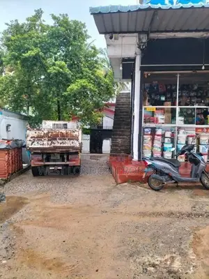 Kaduwela- Commercial Building with House for Sale