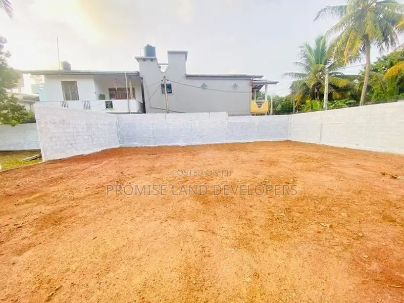 Moratuwa Katubedda 10 Perch Land for Sale N38