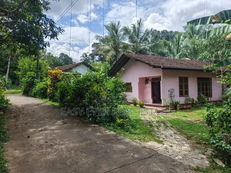 වේයන්ගොඩ – මල්හැව ඉඩම සමඟ නිවසක්
