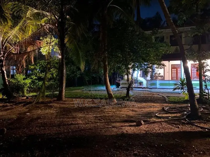 85perch land with 4bedroom hoise for sale dalupotha, Negombo