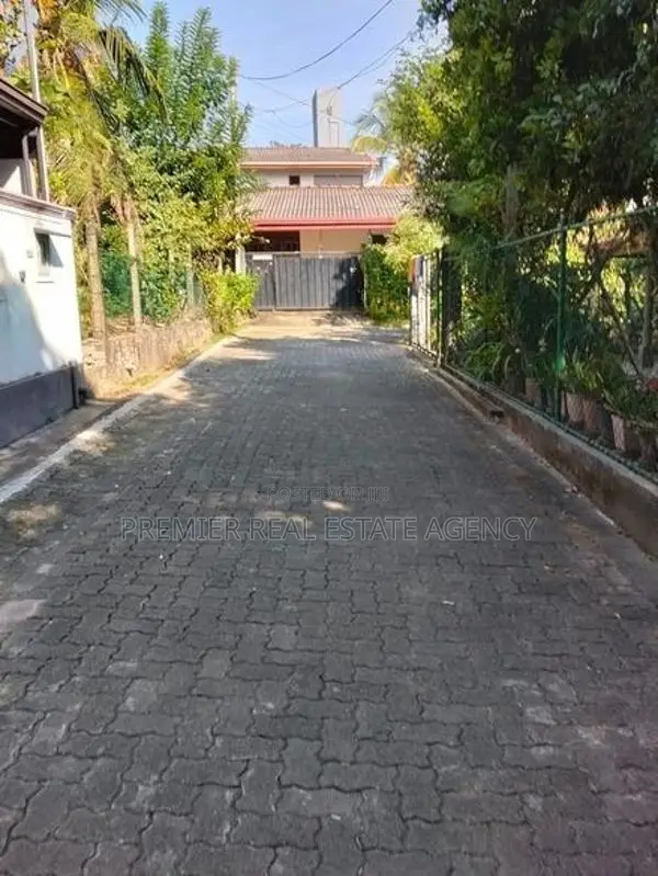 Land For Sale In Malabe, 900 M From Thalahena Junction