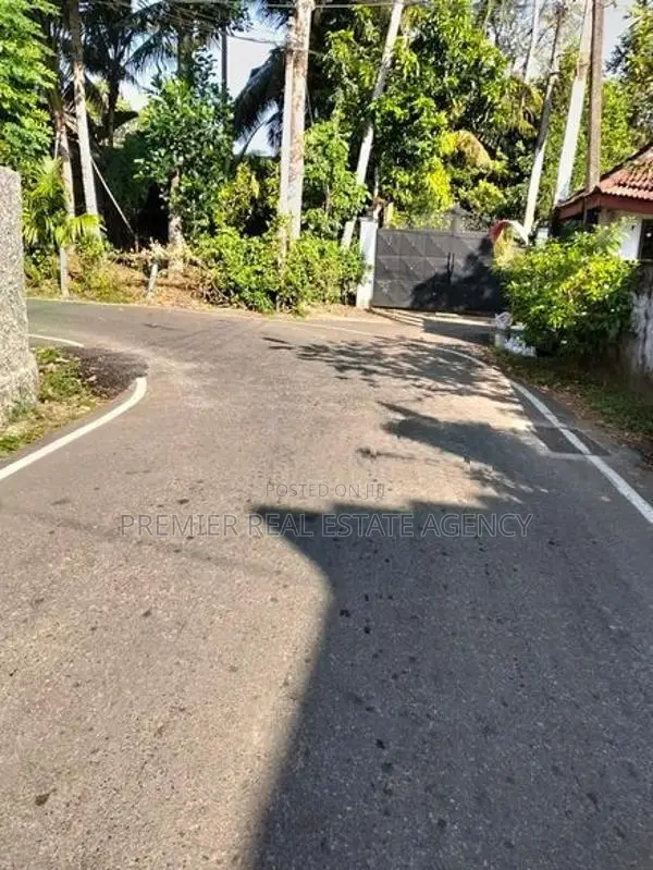 Land For Sale In Malabe, 900 M From Thalahena Junction