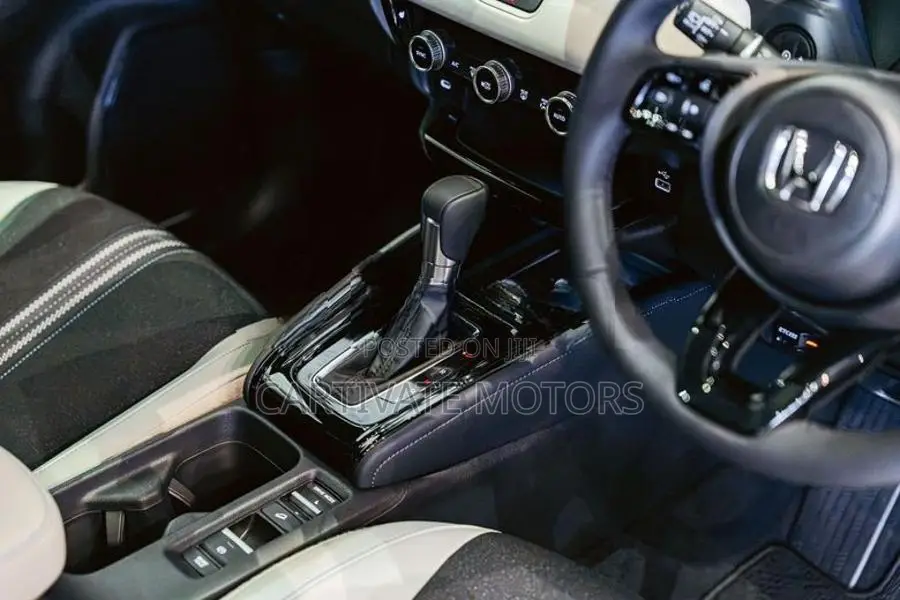 Honda Vezel Z Play Moonroof 10sp 2026