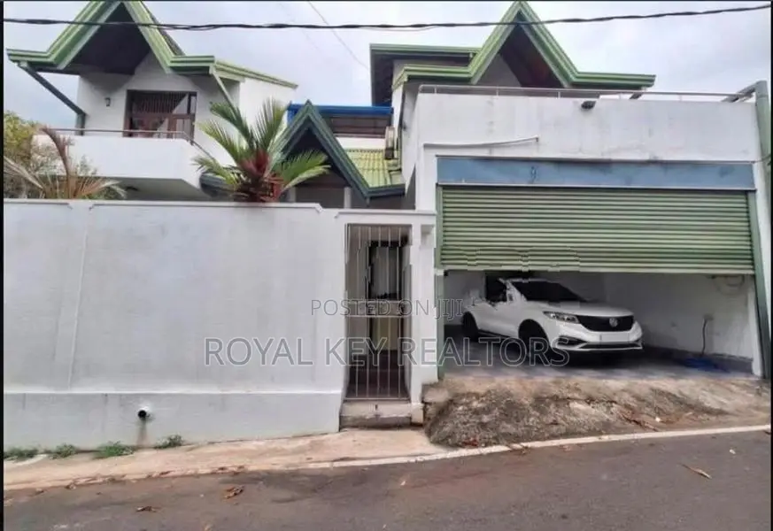 04 Bedroom -Unfurnished House For Sale In Kotte