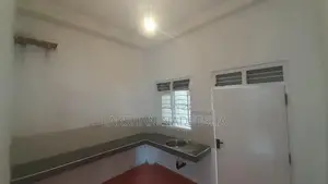 නිවසක් කුලියට දීමට ඇත Kaduwela