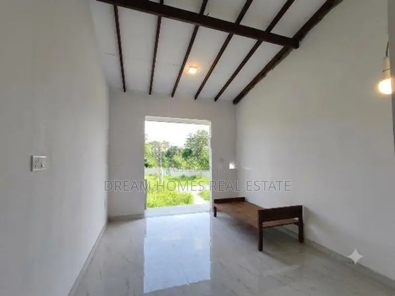 මාලඹේ පාරෙන් නවීන නිවසක් විකිණීමට කොට්ටාව