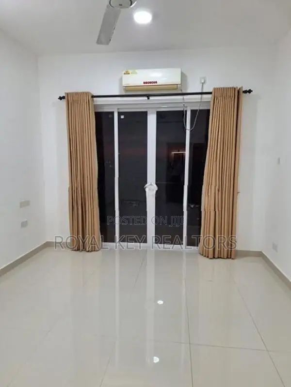 Blue Ocean - 03 Bedroom Unfurnished Apartment For Sale In Colombo 5